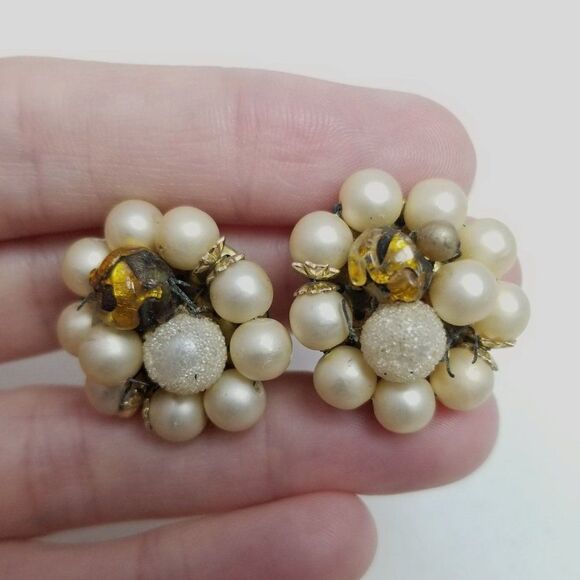 Vintage Beaded Cluster Clip On Earrings, Cream Faux Pearls, Made in Japan - Picture 1 of 7
